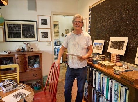 photograph of the artist at work courtesy Anne Kelley Studio.